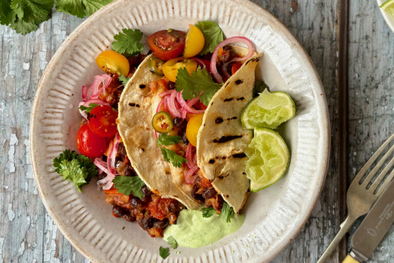 Smoky Black Bean and Sweet Potato Chilli with Quick Pickled Onion and Coriander-Cashew Cream img 9679
